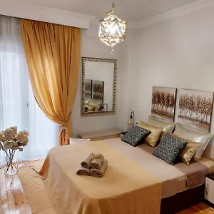 antigonidon-square-luxury-apartment.hotels-of-thessaloniki.com/